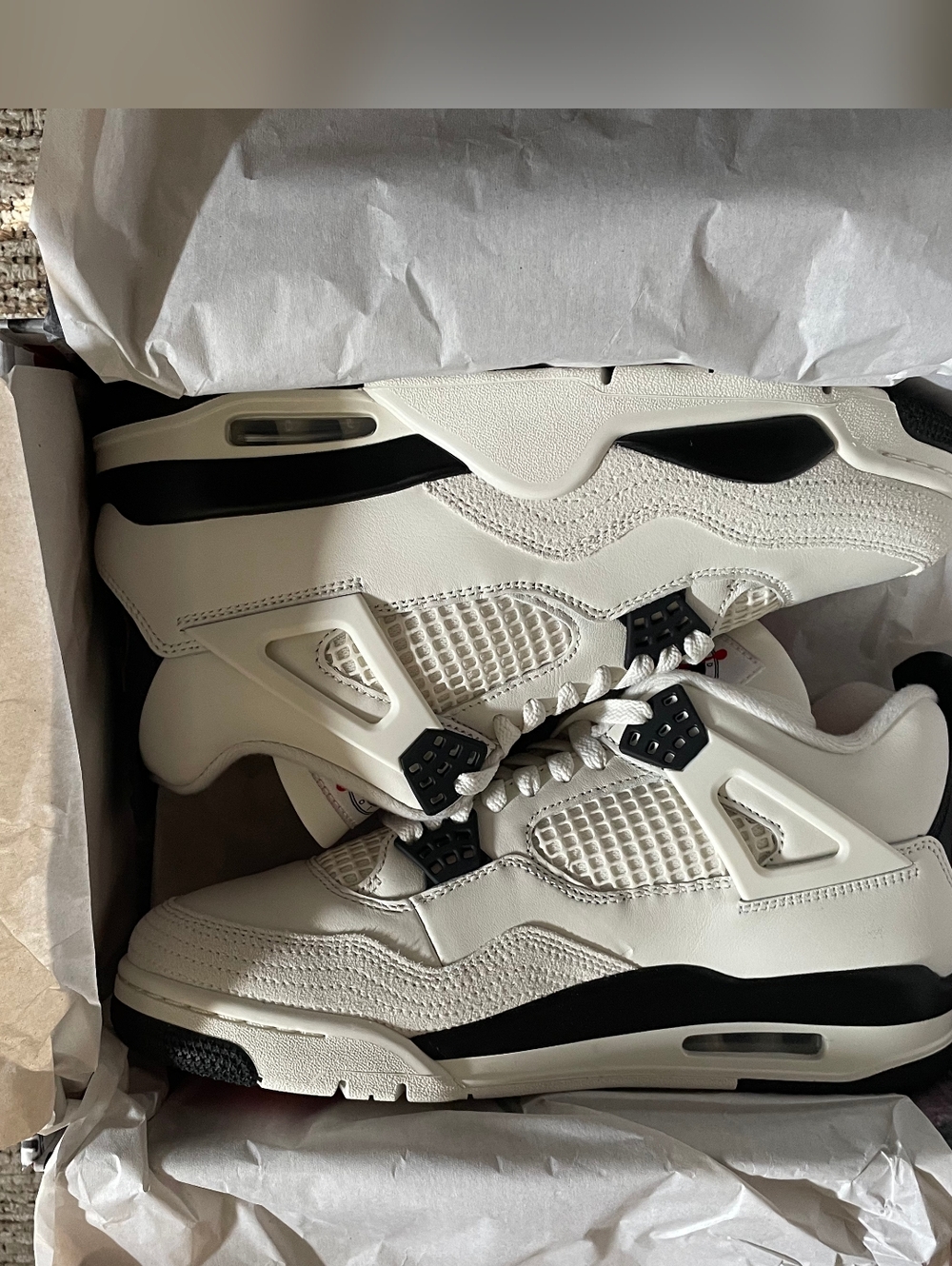 Jordan 4 " Flight Club" Men's White and Black Low-Top Retro Sneakers